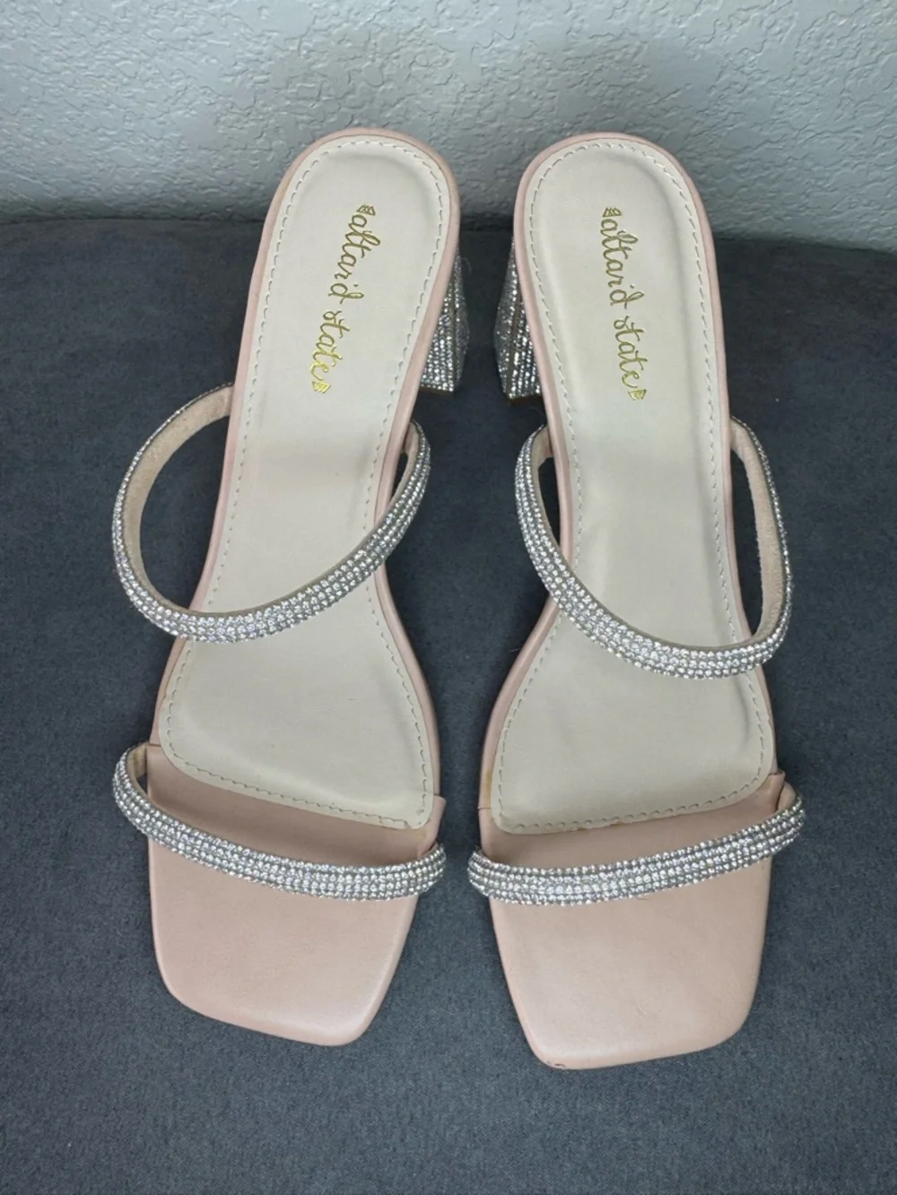 Altar’d State Rhinestone Block Heel Slide Sandals Nude Sparkly Heels Size 9 - Picture 2 of 12